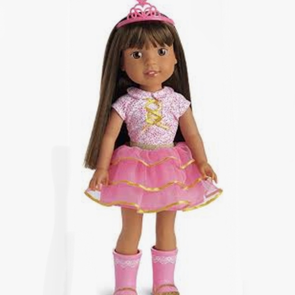 Doll accessories, 2 sets of princess clothes, tiara, 2 sets of shoes.
